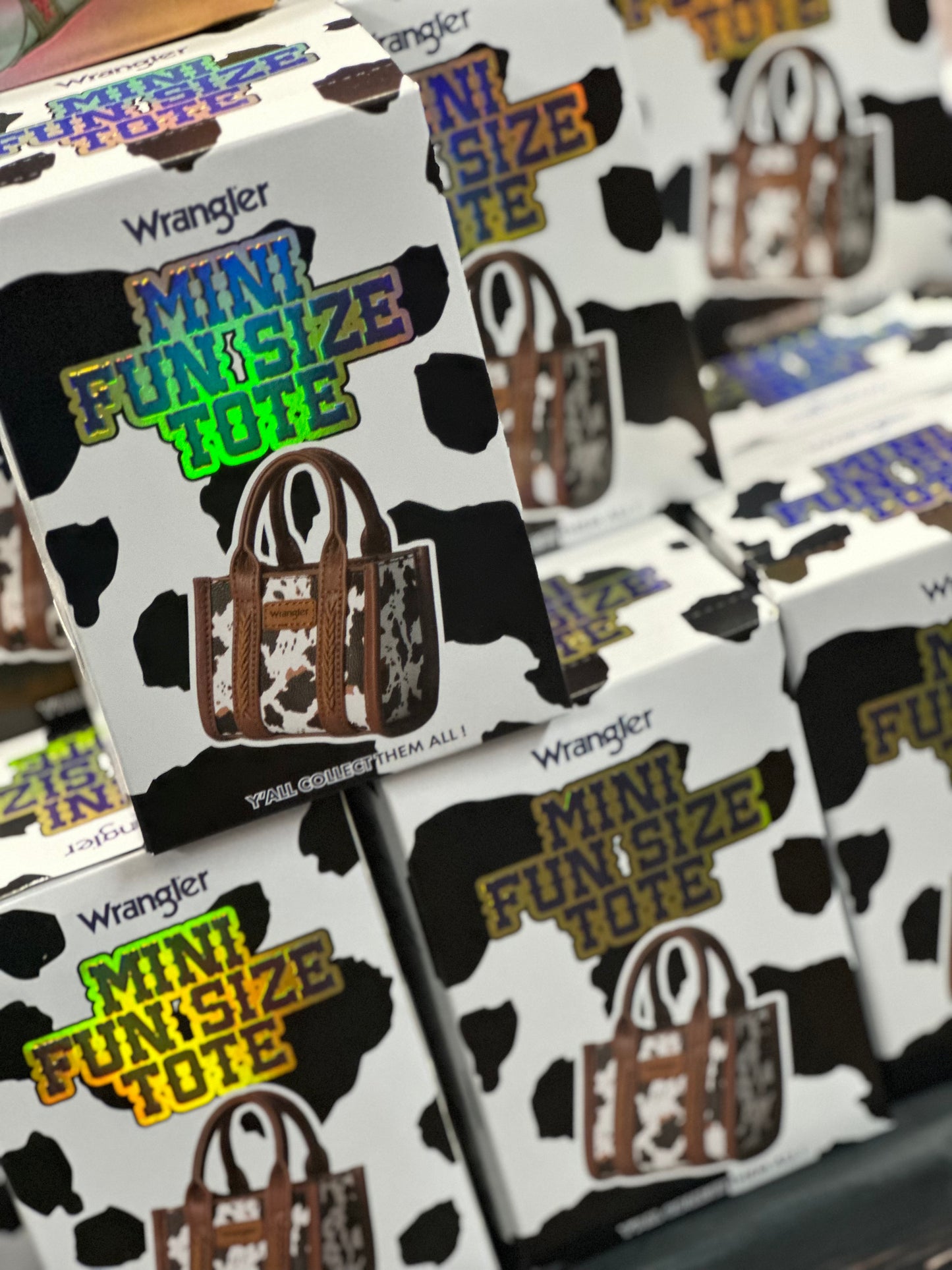 WRANGLER MINI FUN SIZE TOTE BLIND BOX